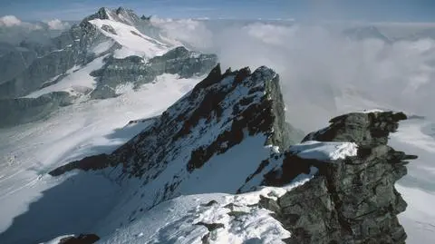 Znaleziono ciała pięciu narciarzy