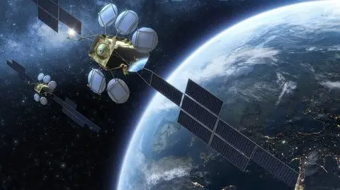 Artystyczna wizualizacja satelitów Hot Bird należących do Eutelsat