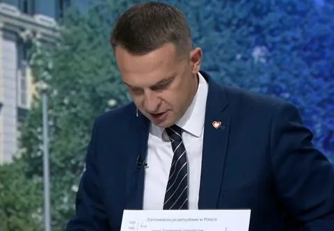 Szłapka o "skrajnej hipokryzji" prezydenta. Do studia przyniósł "gadżet"