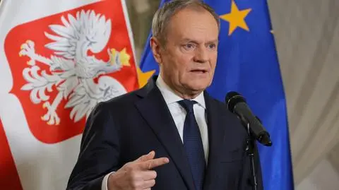 Premier Donald Tusk podczas konferencji prasowej w Londynie