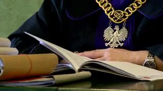 Sąd stwierdził w uzasadnianiu wyroku, że oskarżony nie liczył się i nie liczy z uczuciami innych osób