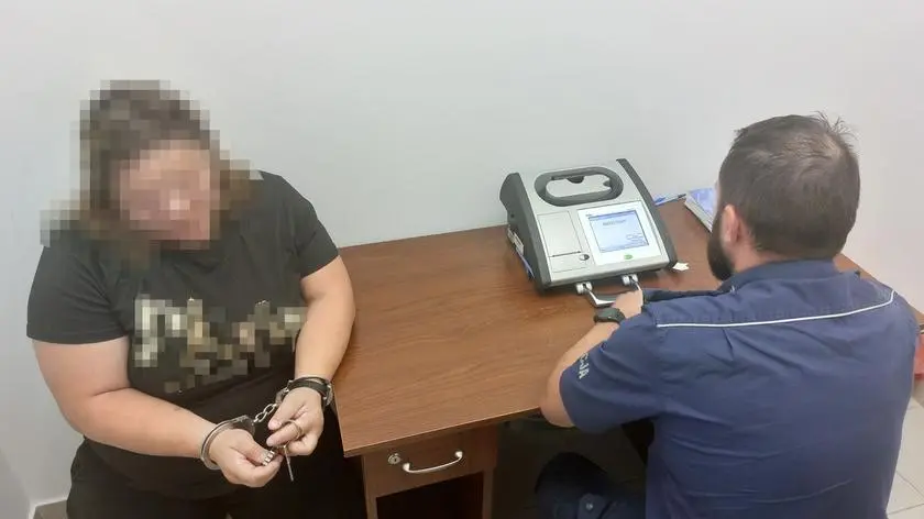 Nie zatrzymała się do kontroli, "z wnętrza osobówki wydobywał się mocny zapach alkoholu"