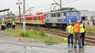 Zderzenie pociągu z samochodem osobowym na  przejeździe kolejowym w Skalmierzycach