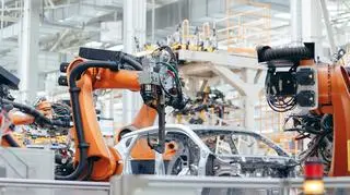 Zwolnienia w motoryzacji. Co trzecia firma w Polsce planuje redukcje