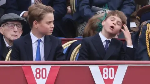 Książę George, książę Louis i książę William podczas obchodów zakończenia II wojny światowej, 5 maja 2025 r.