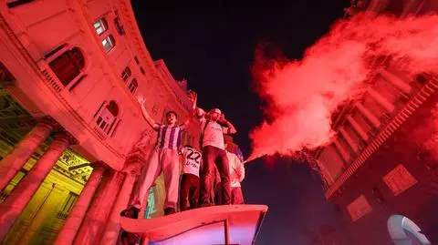 Świętowali na całego. Tej nocy Neapol długo nie zapomni 