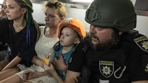 Ewakuacja z terenów w pobliżu Pokrowska, niedaleko linii frontu