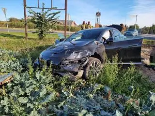 Mercedes, którym podróżowali aktorzy