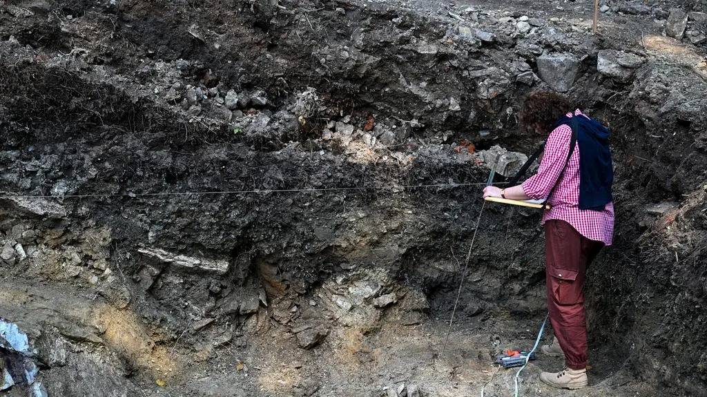 MANASTERZEC PRACE ARCHEOLOGICZNE W ZAMKU KMITÓW