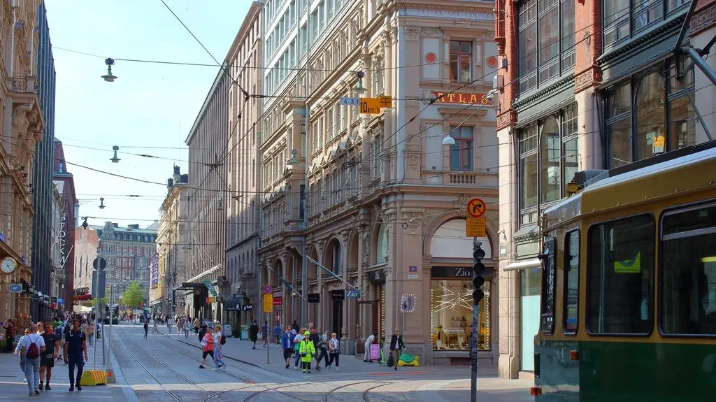 "Boję się o młodych ludzi". Najszczęśliwszy kraj w kryzysie