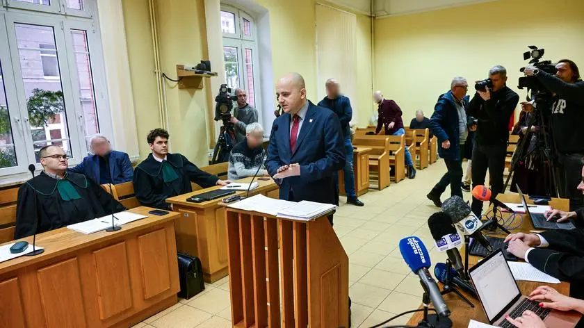 Proces w sprawie fikcyjnego zatrudnienia Dariusza Mateckiego. Poseł PiS stawił się jako świadek
