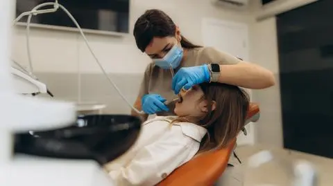 Aparat zdjęty, zęby znów się krzywią? "To jest temat troszeczkę niewygodny"