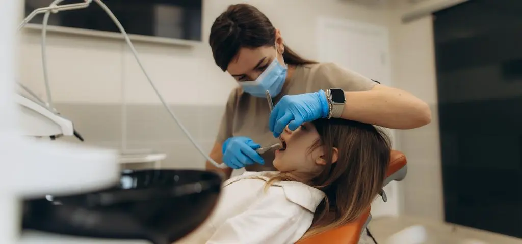 Aparat zdjęty, zęby znów się krzywią? "To jest temat troszeczkę niewygodny"