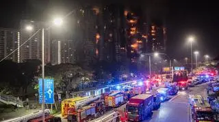 Pożar kompleksu wieżowców w Hongkongu