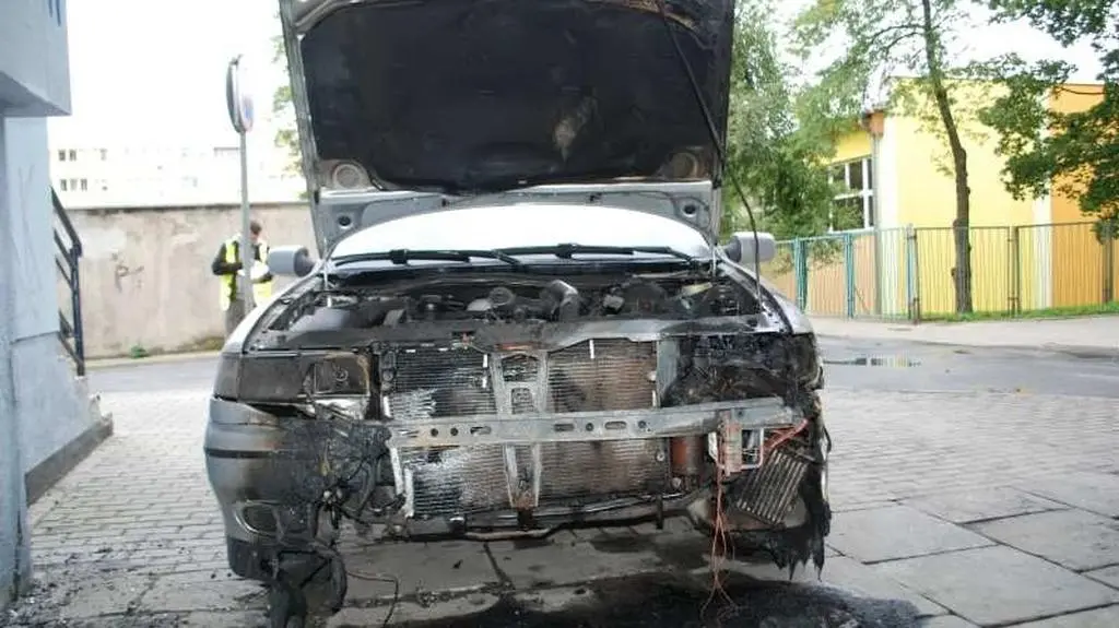 Wrak spalonego auta
