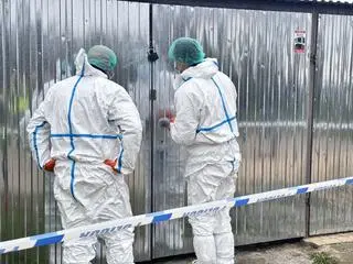 Policjanci pracowali w miejscu ukrycia zwłok