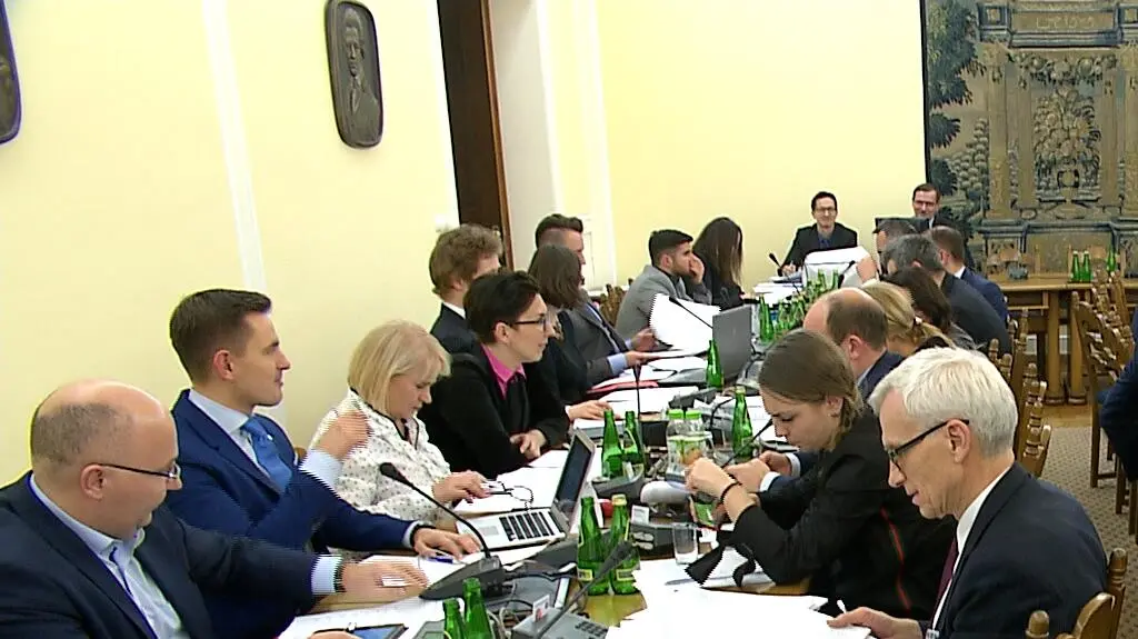 Komisja przyjęła poprawkę posłów PO