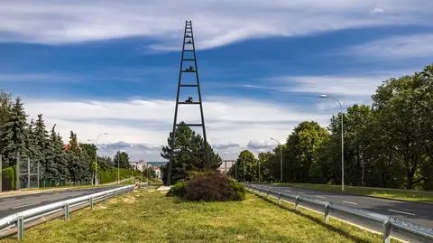 W Rzeszowie odsłonięto rzeźbę autorstwa Józefa Szajny "Drabina do nieba"
