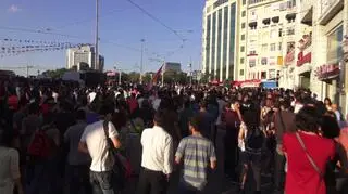 Tłum na placu