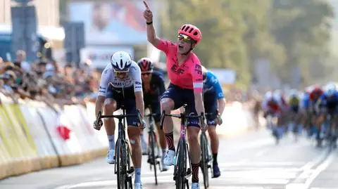 Kwiatkowski z podium Tour de Pologne. Pasjonująca końcówka wyścigu