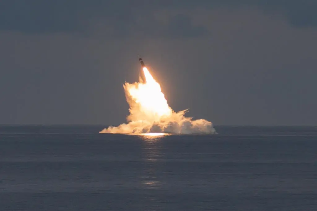 Amerykański pocisk Trident II zdolny przenosić głowice nuklearne 