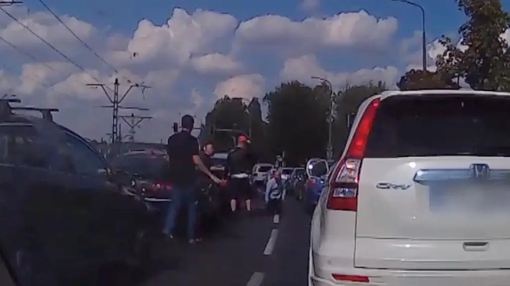 Kierowca pobił kierowcę