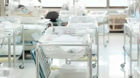 Rodzice pozywają szpital, prowadzącą go firmę i czternaścioro pracowników