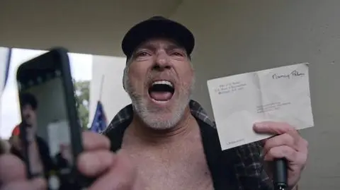 "Niepokojąca gotowość do wojny". Określani są mianem wyznawców "Kościoła Trumpa"