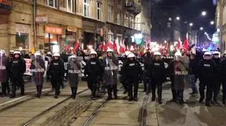 "Nacjonalizm to wolność" to jedno z haseł na Marszy Wolnej Polski w Krakowie