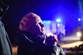 Mieszkanka Dniepru w miejscu uderzenia pocisku 