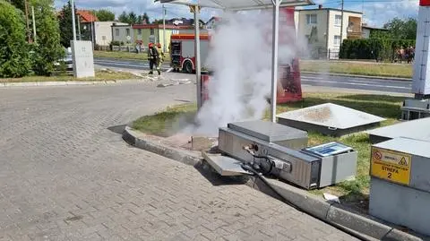 Podczas tankowania uszkodził dystrybutor z gazem