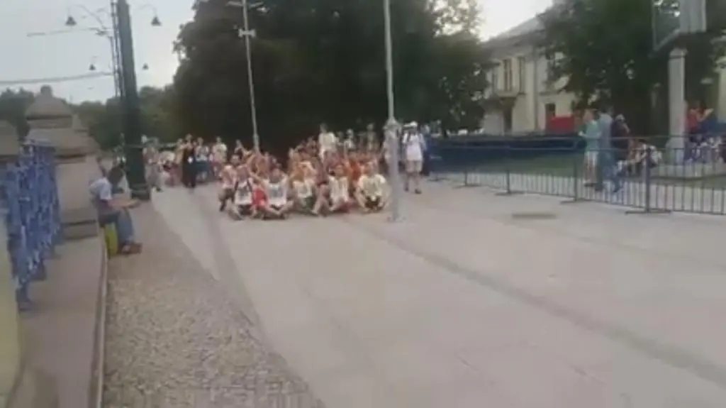 Podziękowali policji piosenką