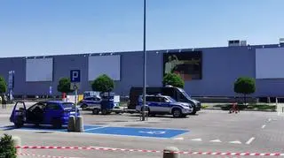 Zwrócił na siebie uwagę, gdy stanął na miejscu dla niepełnosprawnych i dziwnie się zachowywał