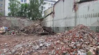 Przez lata zaniedbywane i obrócone w ruderę kamienice przy zbiegu ulic Pułaskiego i Kościuszki mają zyskać nowy blask. Część z nich zostanie przekształcona w luksusowe lofty. Inne znikną z powierzchni.
