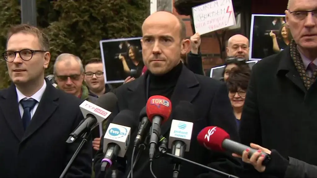 Borys Budka na konferencji prasowej przed rozprawą 