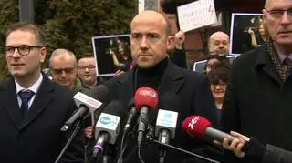 Borys Budka na konferencji prasowej przed rozprawą 