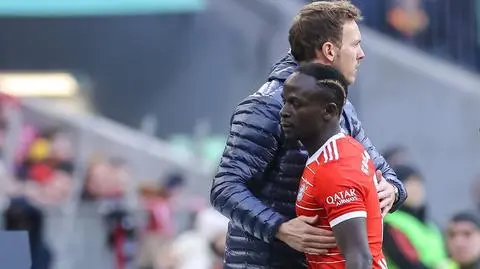 "Zastraszony tyradą". Niemcy piszą o przyczynie zwolnienia w Bayernie