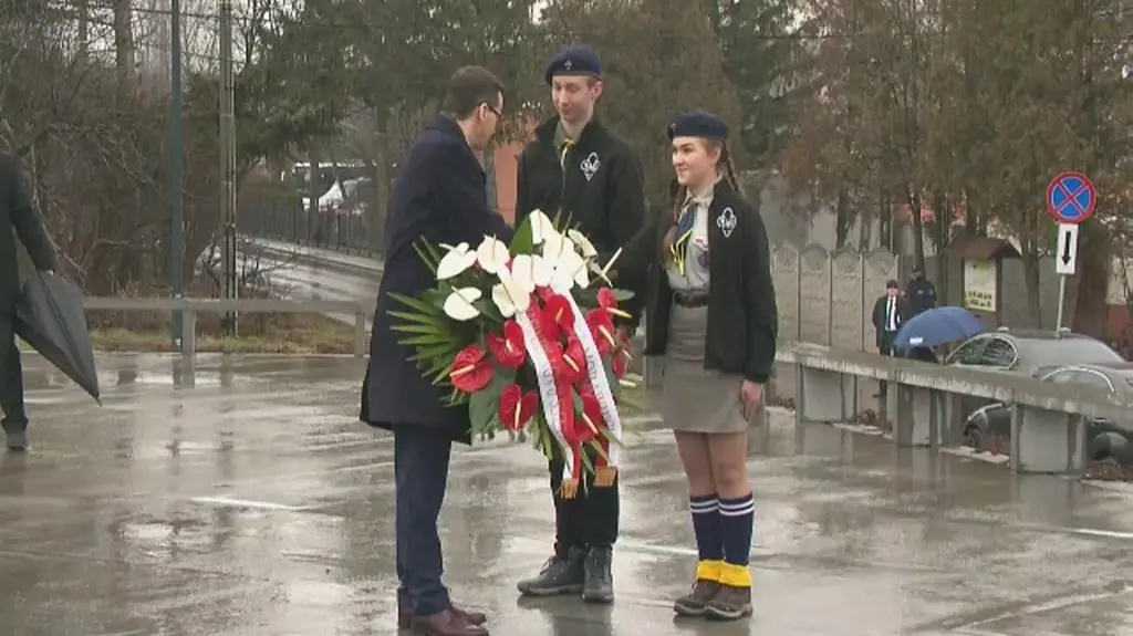 Premier i przedstawiciele mediów rozpoczęli wizytę w Markowej