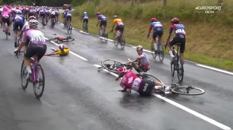 Kraksa w kobiecym Tour de France. "Niebezpieczny moment na śliskiej nawierzchni"