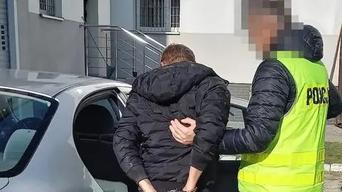 Awantura przed barem. Jeden z mężczyzn wyjął broń