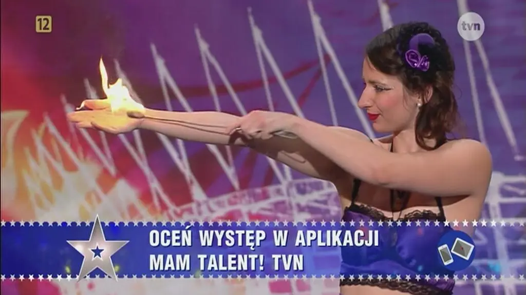 Kinga Łukaszewska. Połączenie burleski i ognia