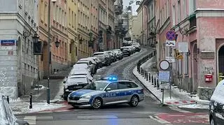 Policyjna blokada na Bednarskiej