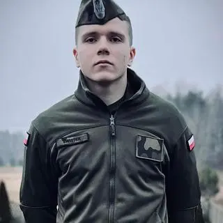 Kordian Świstek ma 21 lat. Pełnił służbę w Dęblinie 