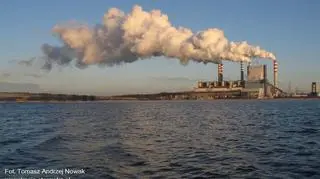 Elektrownię otaczają aż trzy jeziora