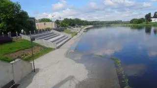 Zakaz wstępu na miejski bulwar, aż do odwołania 