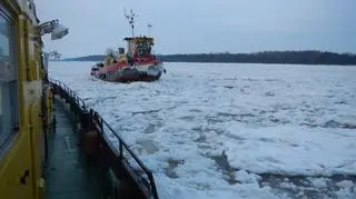 Z lodem walczą 4 lodołamacze