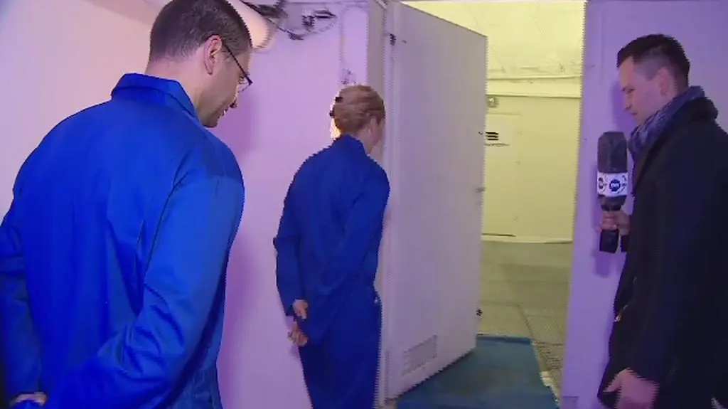 Baza Lunares od środka (cz