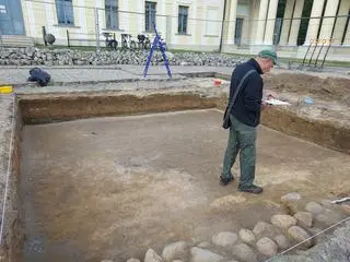 Podłoga pochodzi z XV-XVI wieku 