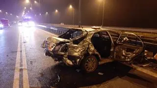 Zderzenie auta osobowego z ciężarowym w Mierzęcicach