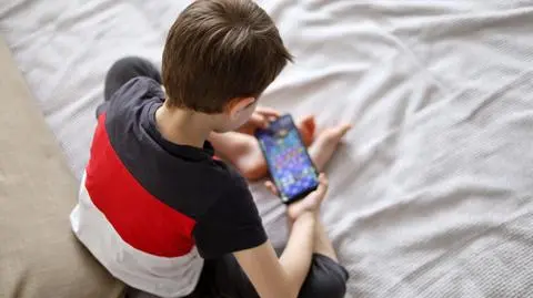 Według badania Polish Gamers Observatory z 2022 roku, polskie dzieci w przeważającej większości sięgają po gry mobilne